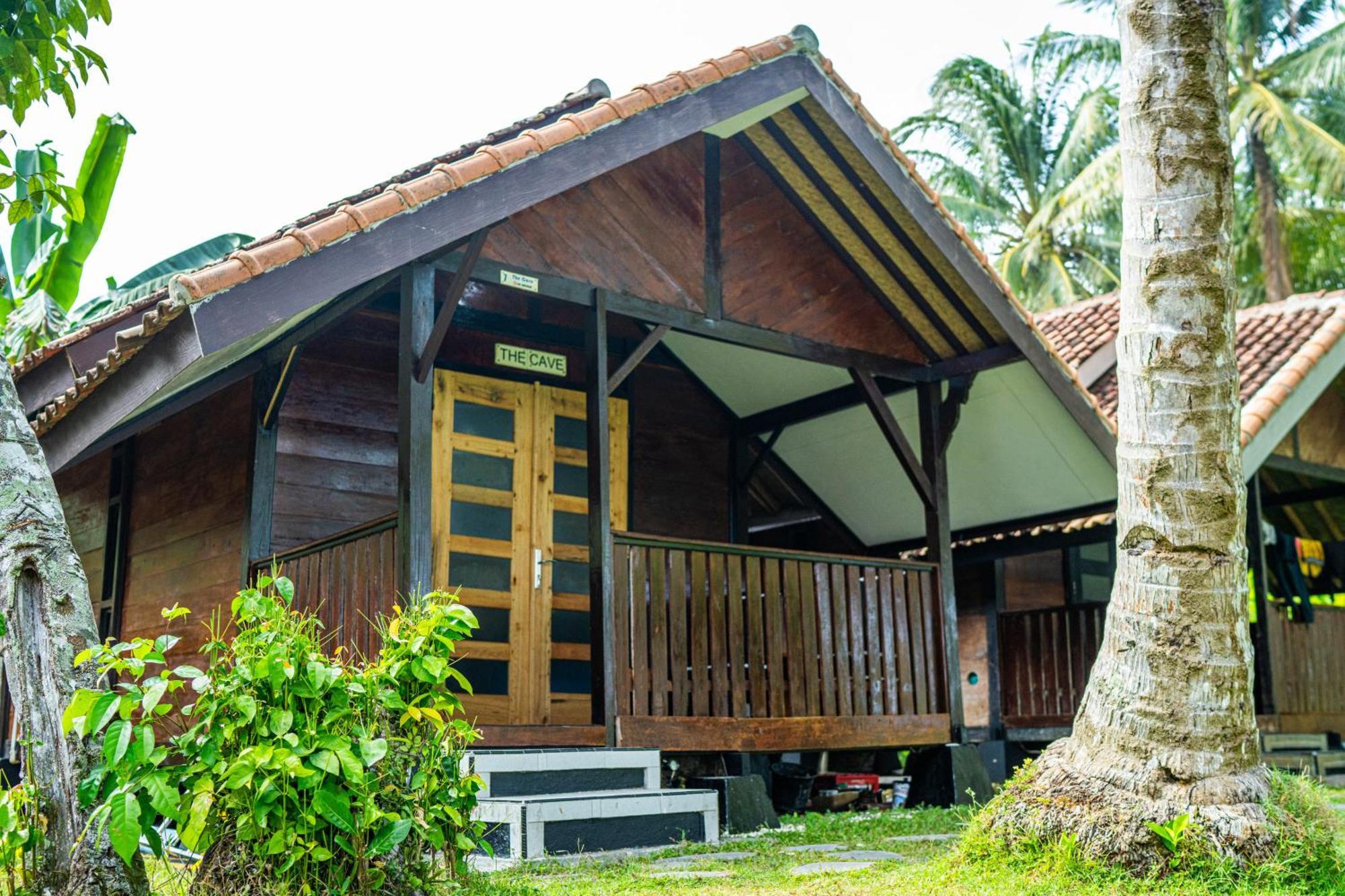 Sumatra Surf Resort Biha Eksteriør billede